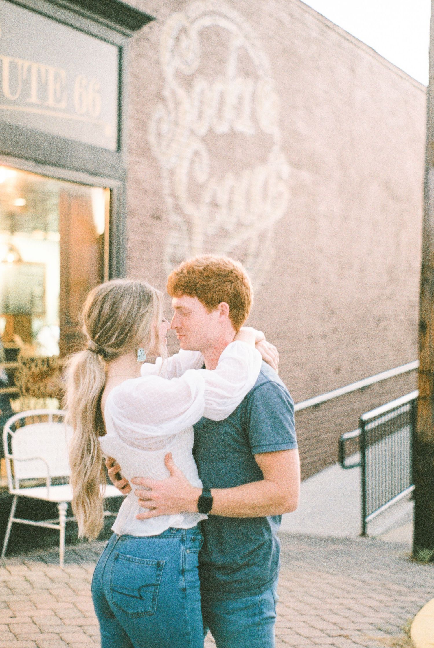 Rolla, MO wedding photographer. Timeless authentic elegant film inspired true color light airy classic photography.
