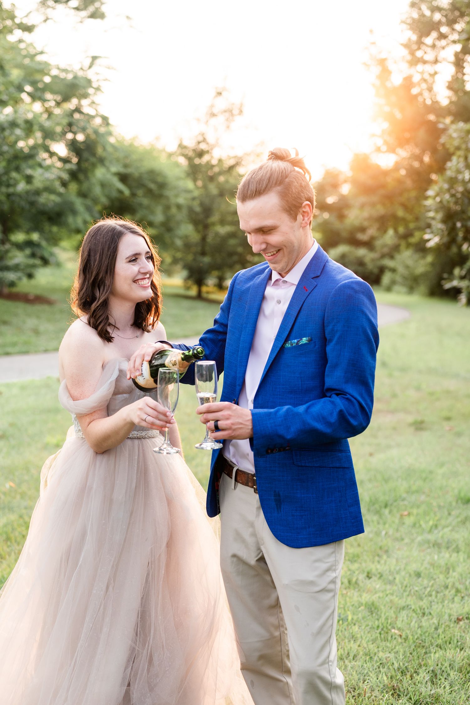 Rolla, MO wedding photographer. Timeless authentic elegant film inspired true color light airy classic photography.