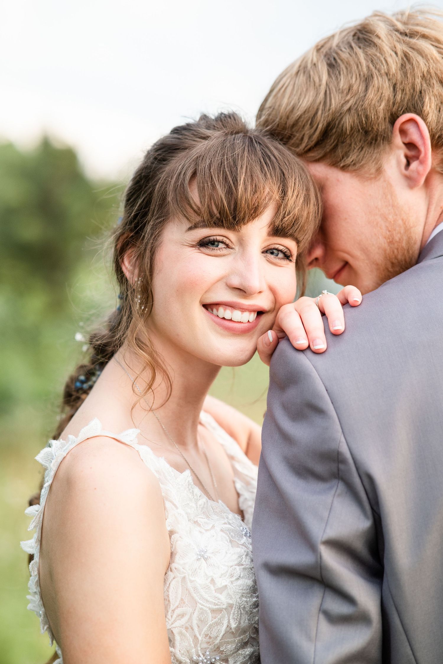Rolla, MO wedding photographer. Timeless authentic elegant film inspired true color light airy classic photography.