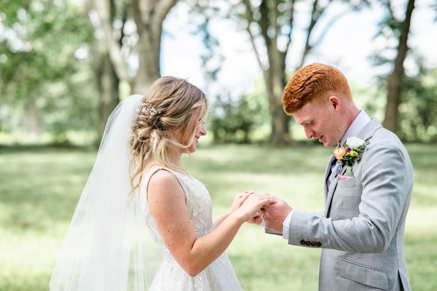 Rolla, MO wedding photographer. Timeless authentic elegant film inspired true color light airy classic photography.