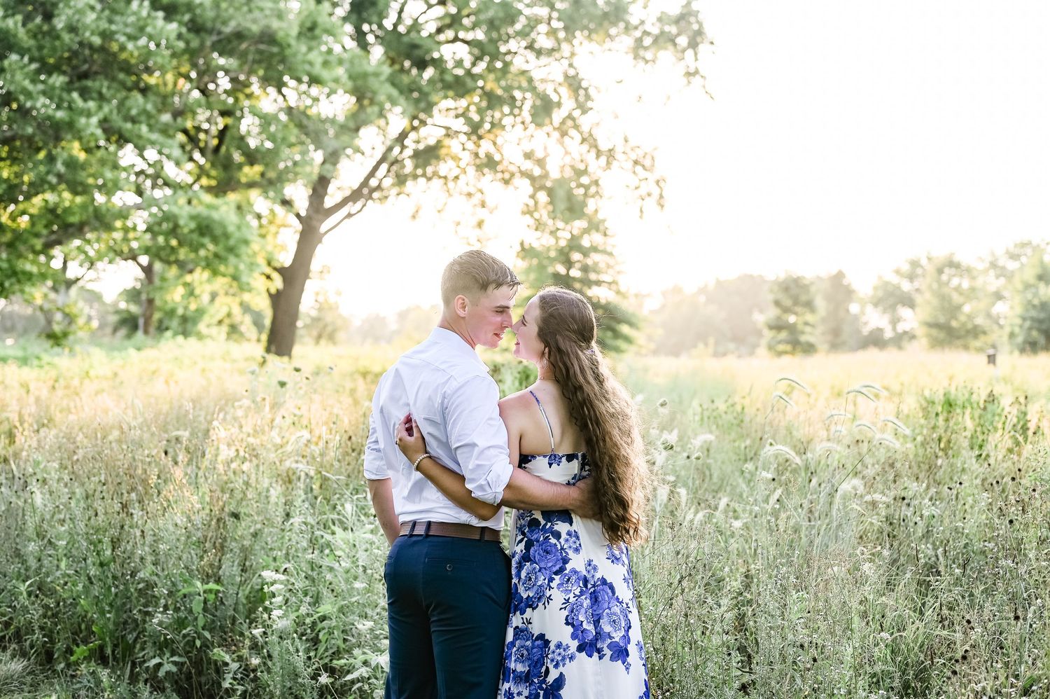 Rolla, MO wedding photographer. Timeless authentic elegant film inspired true color light airy classic photography.