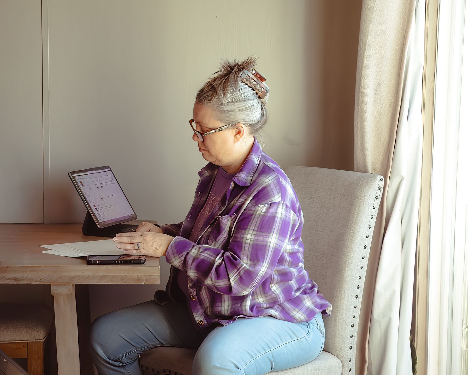 Midwife documenting homebirth in Decatur Texas