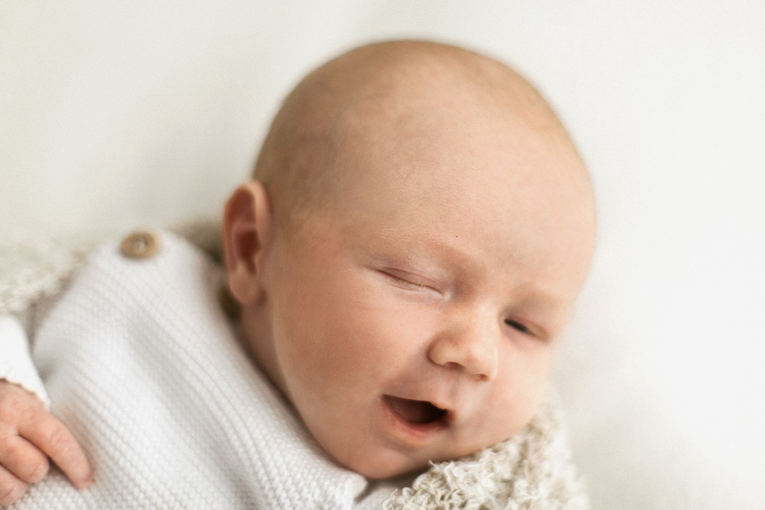 tampa florida newborn photographer session in studio baby photoshoot