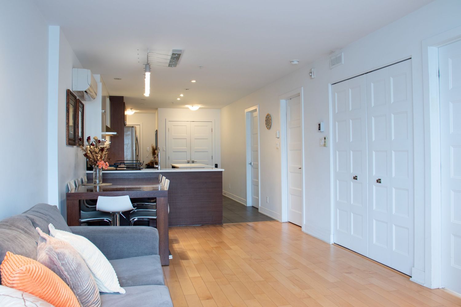 HDR real estate photography showing bright balanced interior lighting