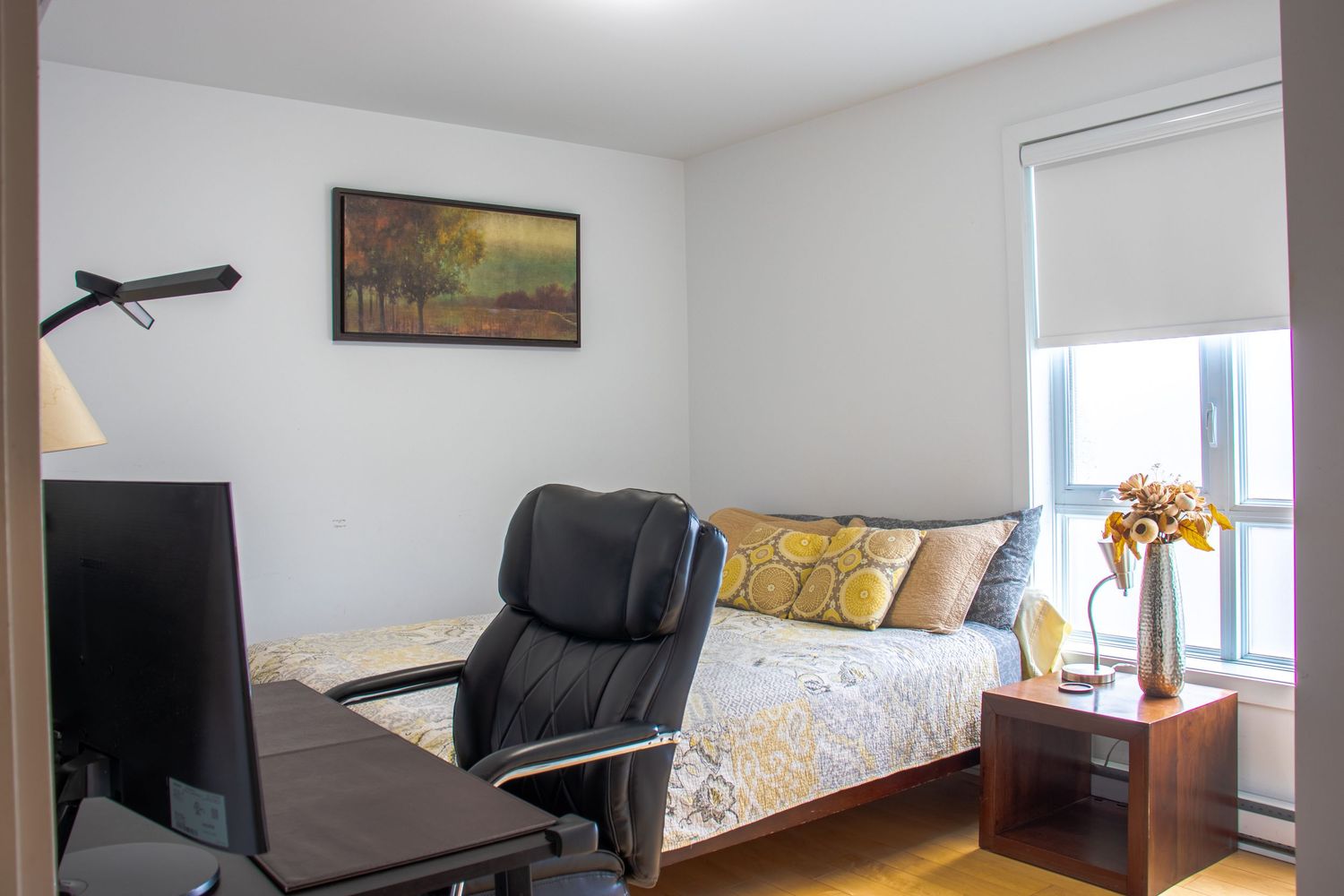 HDR real estate photography showing bright balanced interior lighting
