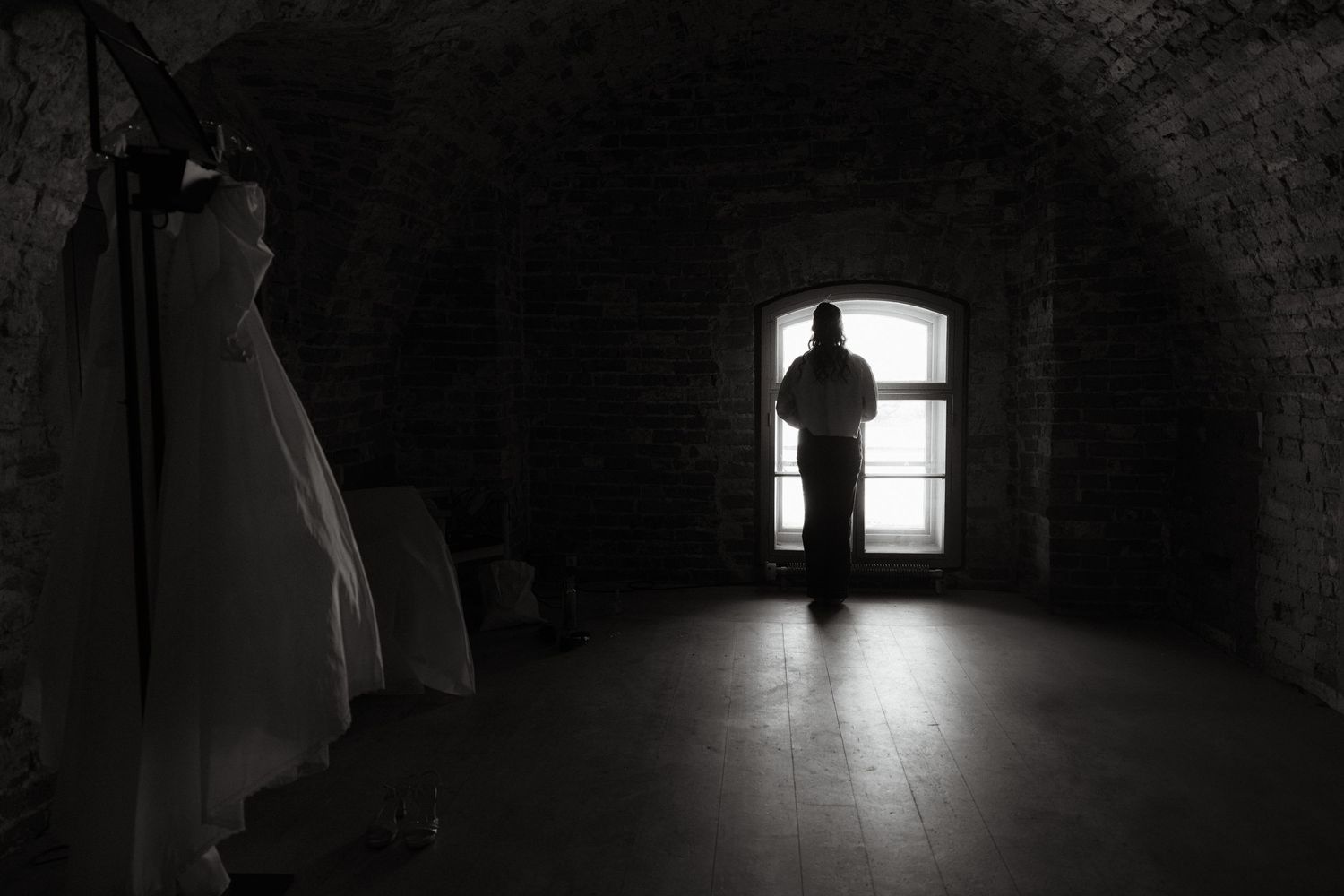 Destination Editorial and documentary wedding photographer in Helsinki with true emotions. Suomenlinna, Myllysali
