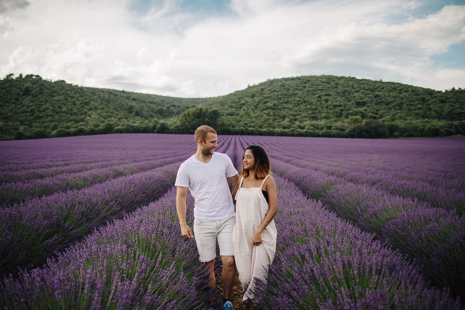 Séance photo famille dans les lavandes Manosque, Oraison, Forcalquier, Sisteron, Château Arnoux, Valensole