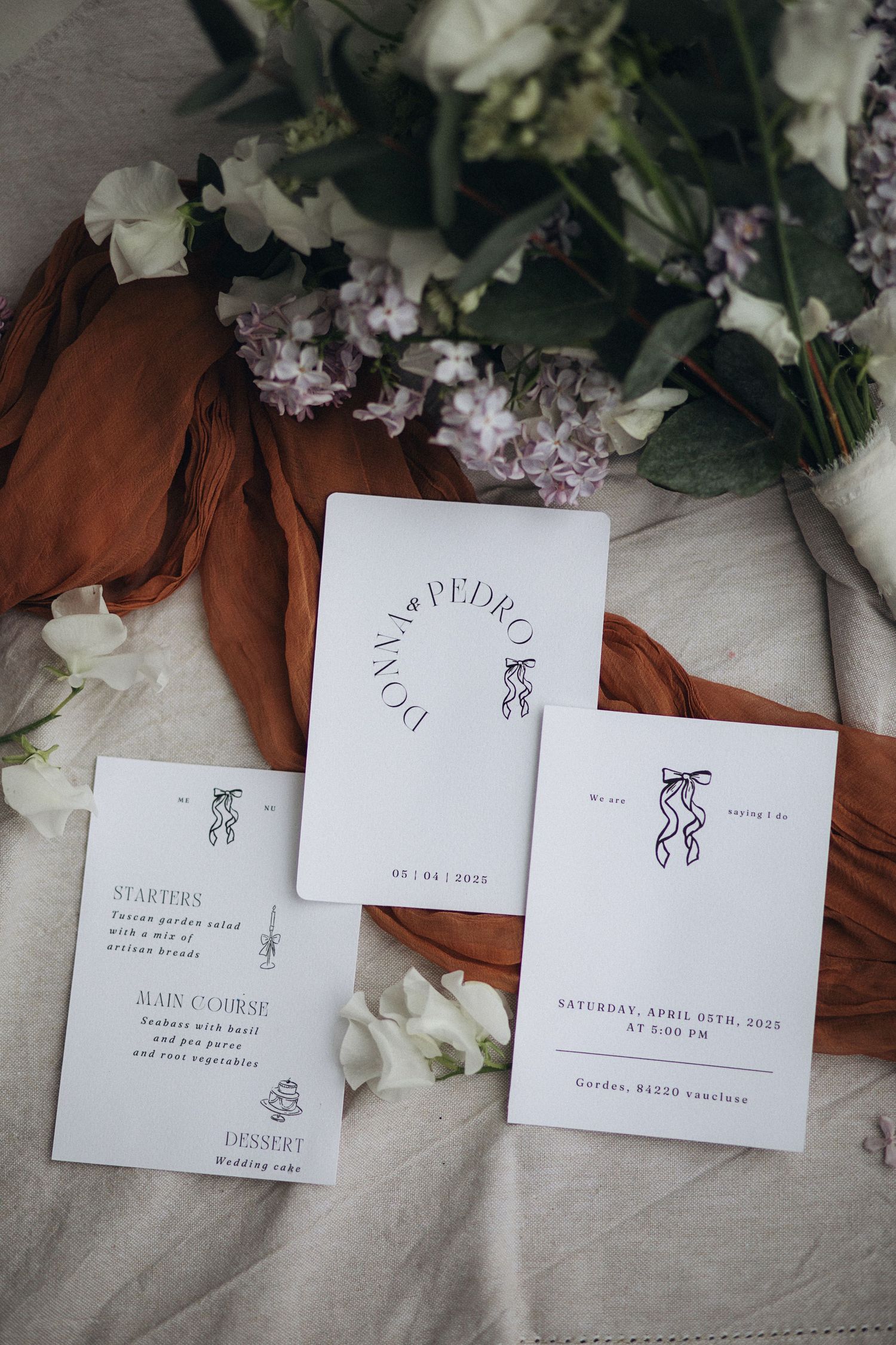 Photographie Mariage en Provence au Domaine Terres Elaïs Robion Flatlay Vaucluse Manosque, Forcalquier, Mane,
