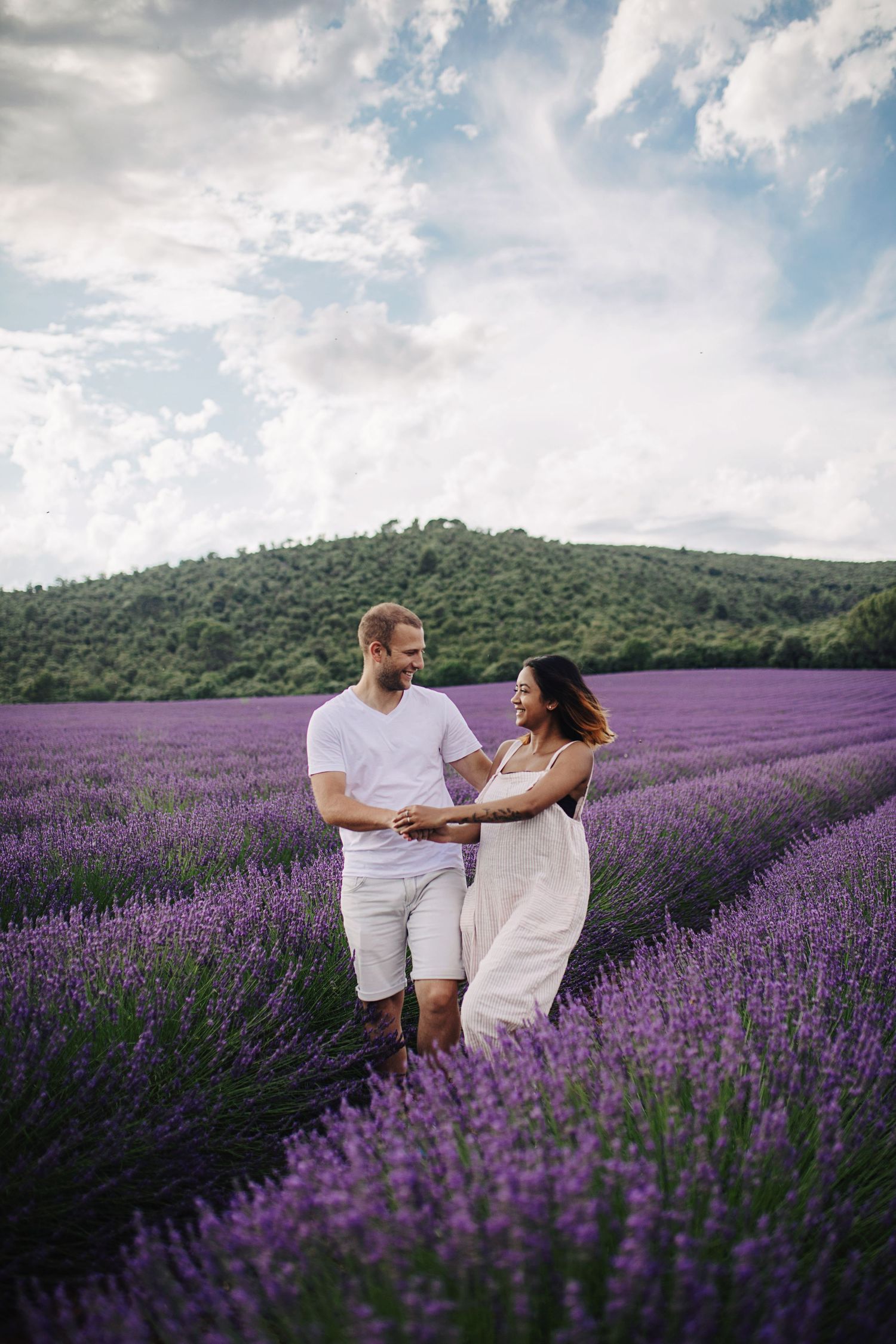 Séance photo famille dans les lavandes Manosque, Oraison, Forcalquier, Sisteron, Château Arnoux, Valensole