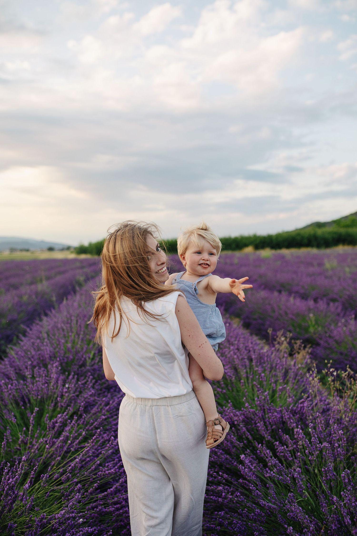 Séance photo famille dans les lavandes Manosque, Oraison, Forcalquier, Sisteron, Château Arnoux, Valensole