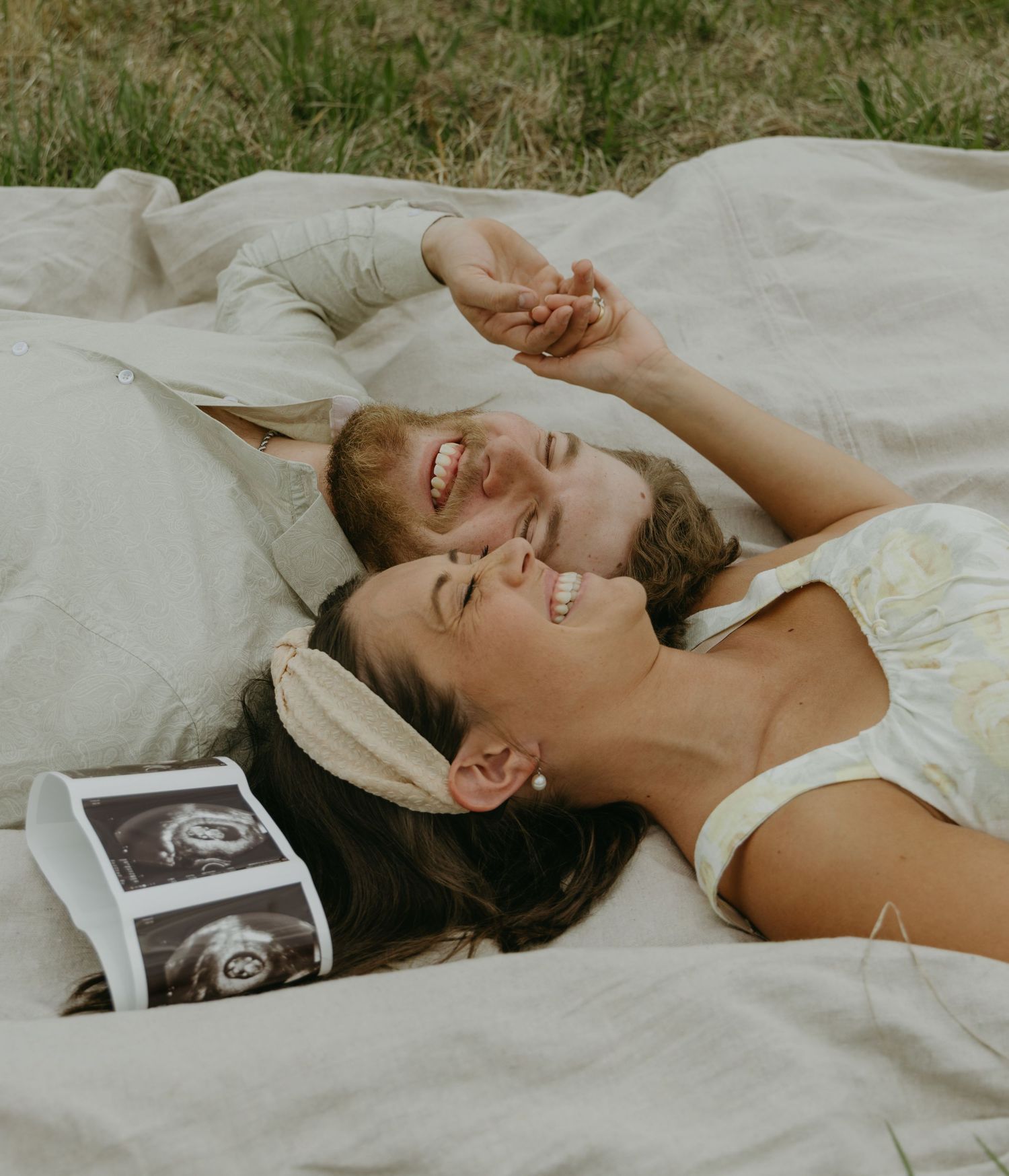 Picnic maternity shoot