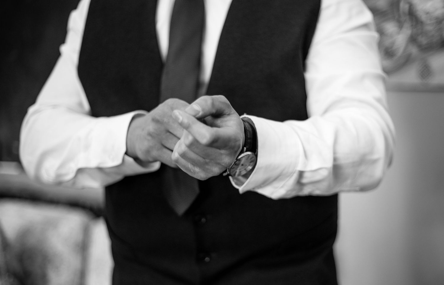 Natural, heartfelt photography in Bristol — weddings, families, maternity, portraits & more. Capturing your story with warmth & light.