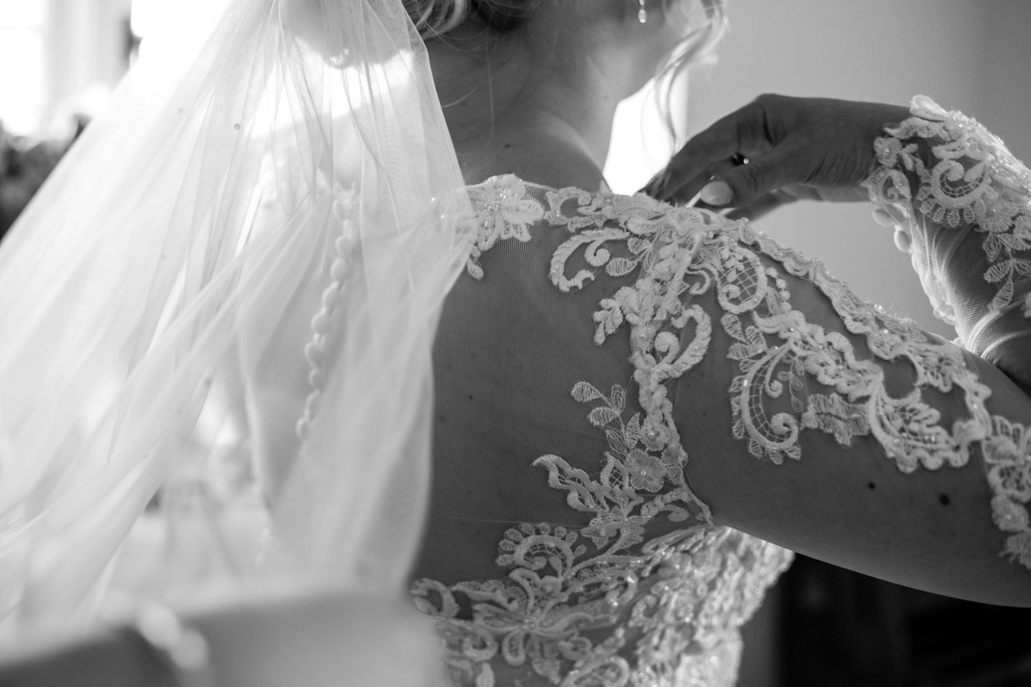 Natural, heartfelt photography in Bristol — weddings, families, maternity, portraits & more. Capturing your story with warmth & light.