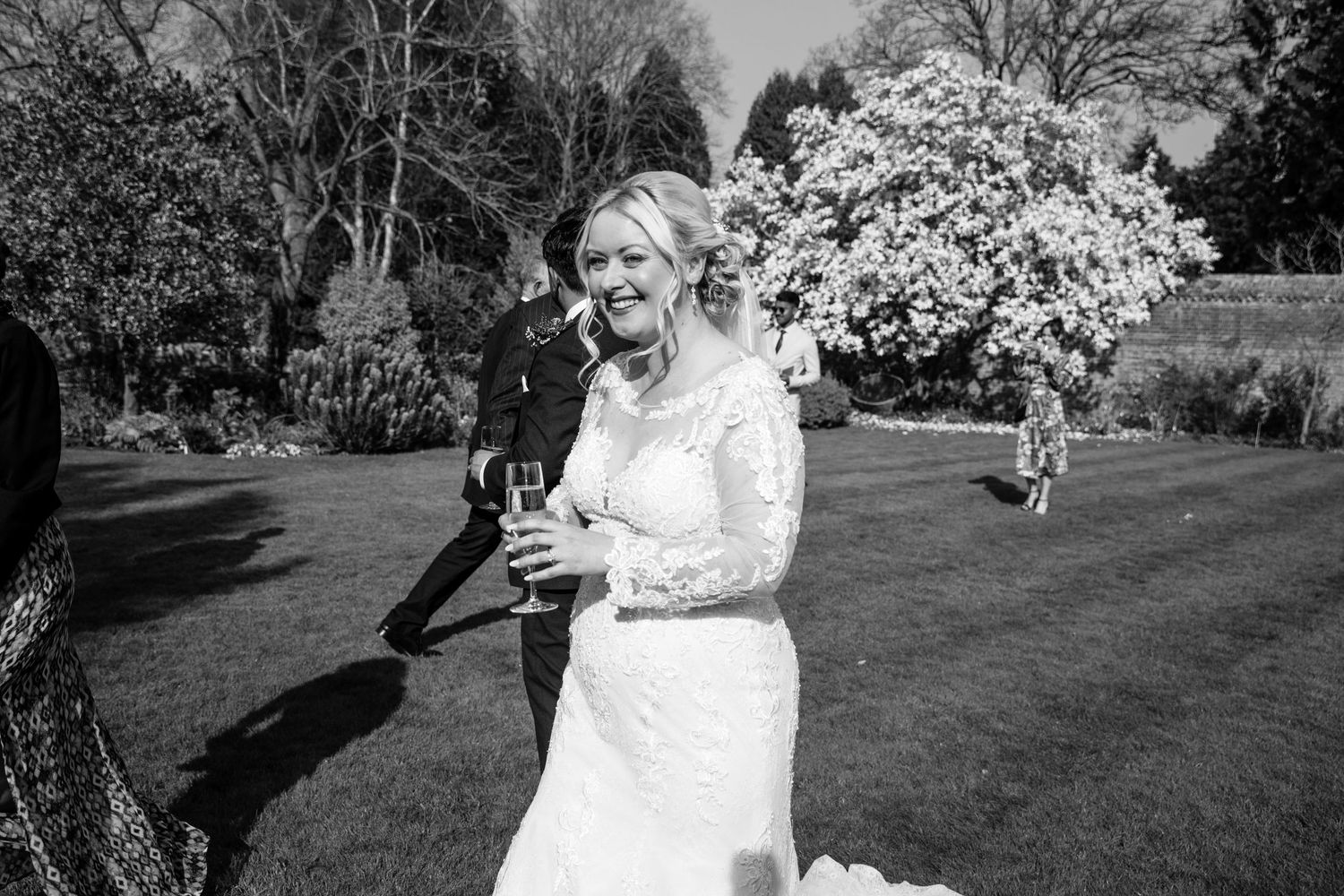 Natural, heartfelt photography in Bristol — weddings, families, maternity, portraits & more. Capturing your story with warmth & light.