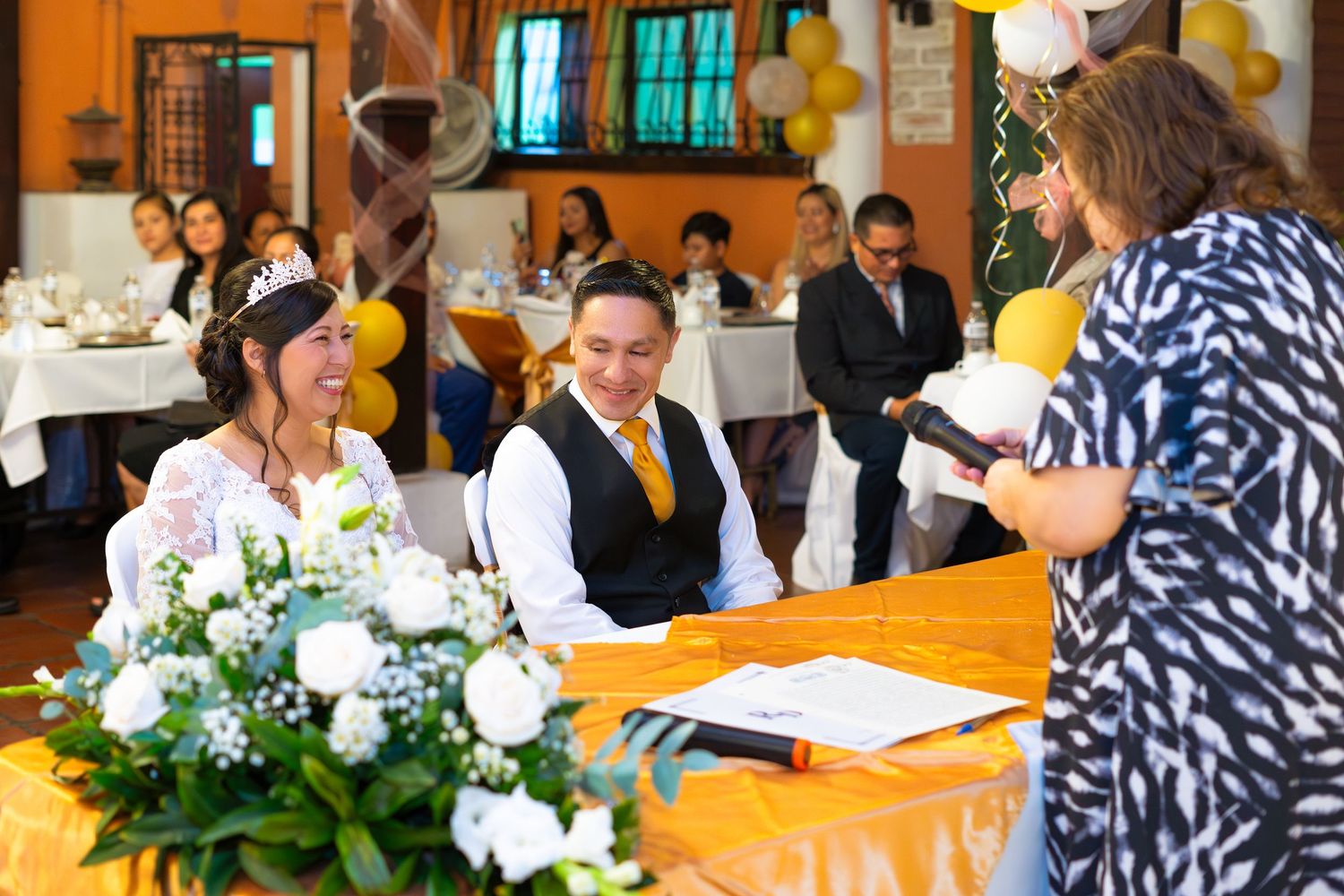 Fotografía de boda en El Salvador capturando momentos auténticos y emotivos con estilo elegante y documental.
