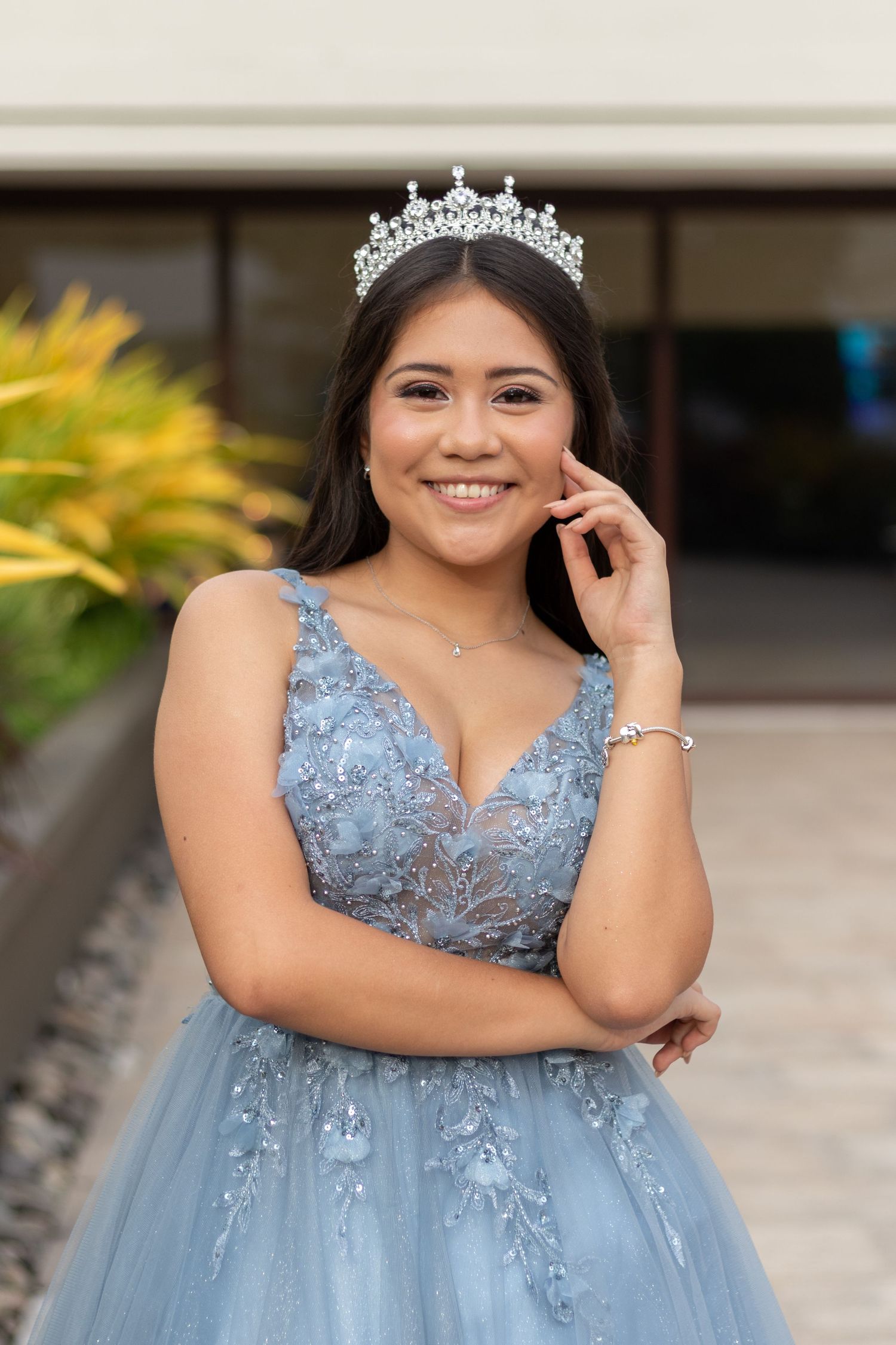 Cobertura de 15 años en El Salvador documentando cada momento especial con fotografía profesional y estilo elegante.
