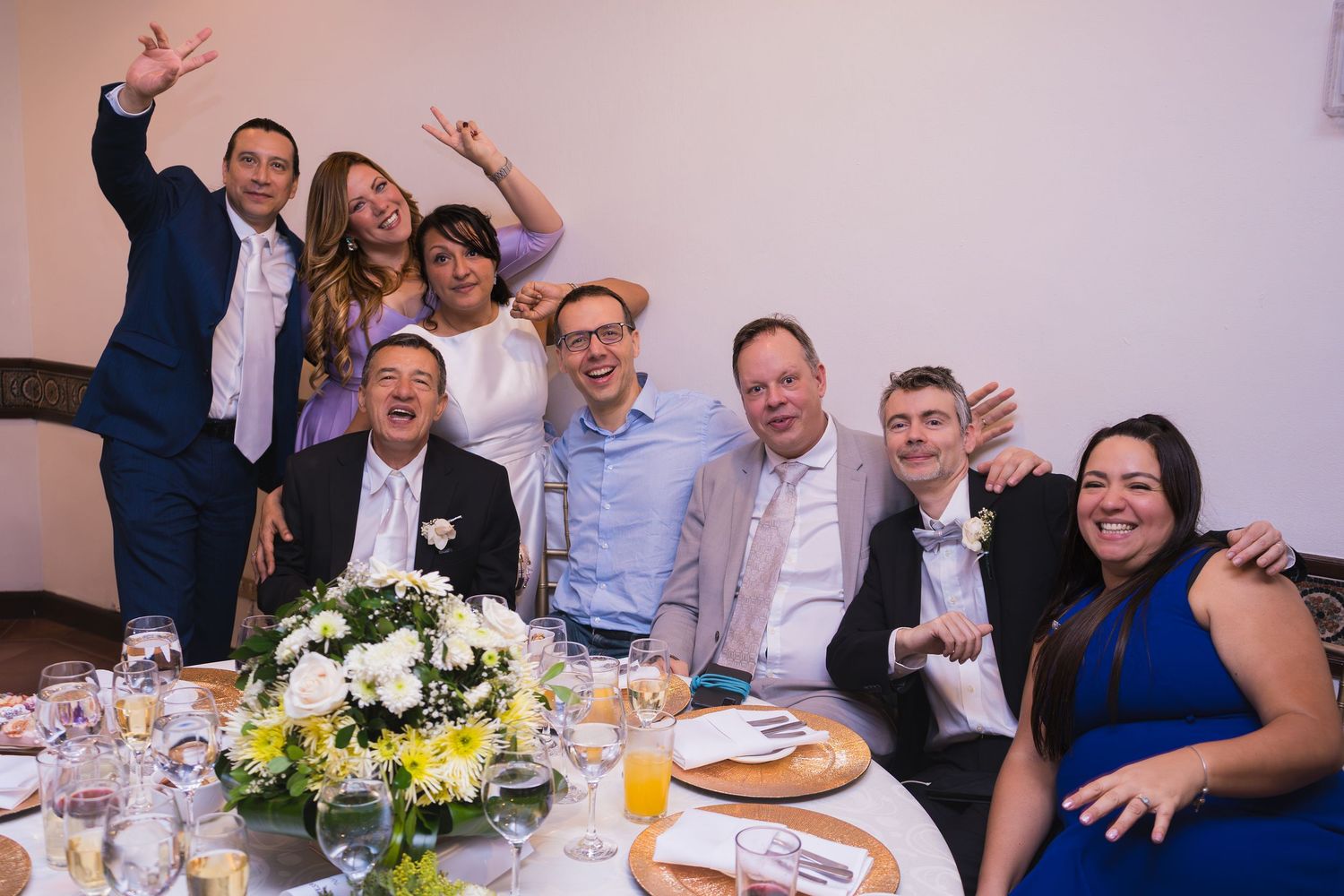 Fotografía de boda en El Salvador capturando momentos auténticos y emotivos con estilo elegante y documental.