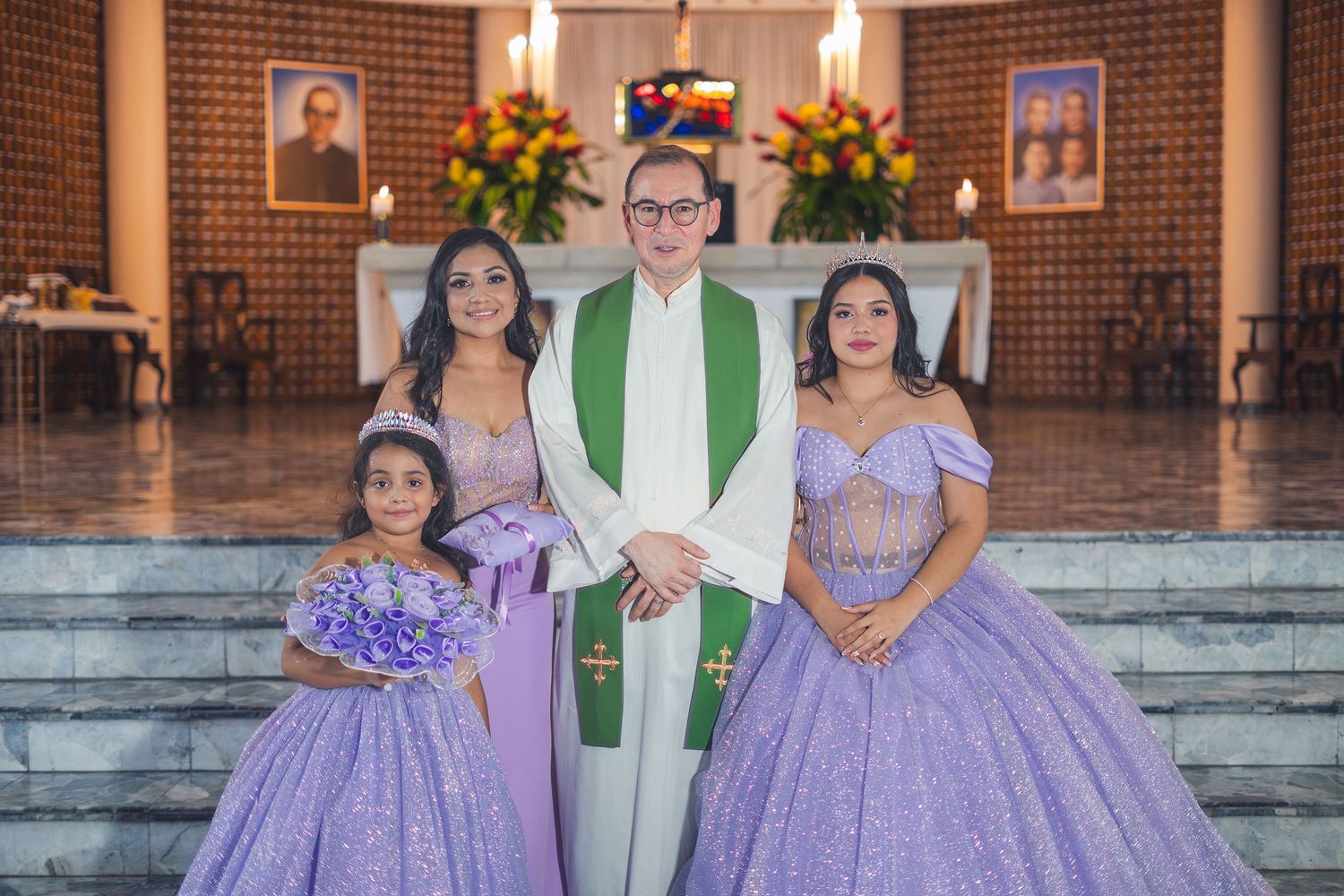 Cobertura de 15 años en El Salvador documentando cada momento especial con fotografía profesional y estilo elegante.