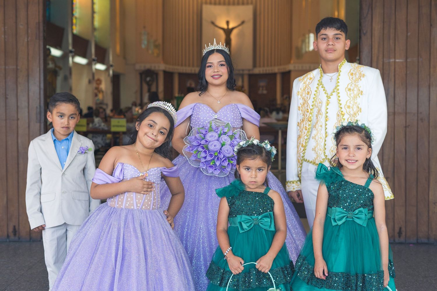 Cobertura de 15 años en El Salvador documentando cada momento especial con fotografía profesional y estilo elegante.