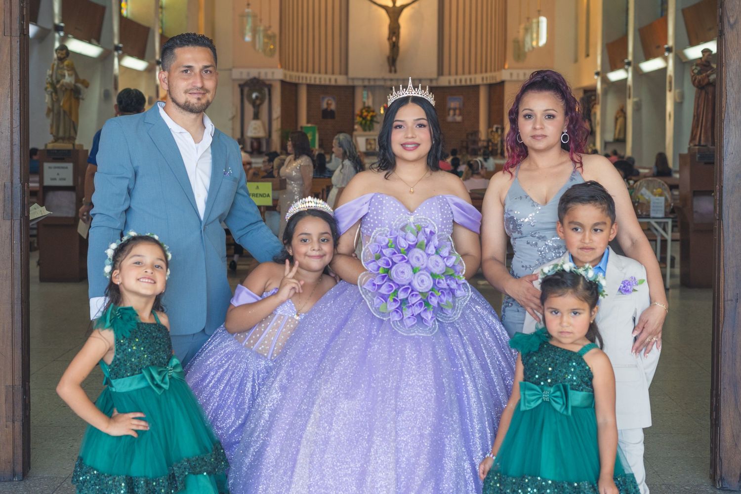 Cobertura de 15 años en El Salvador documentando cada momento especial con fotografía profesional y estilo elegante.