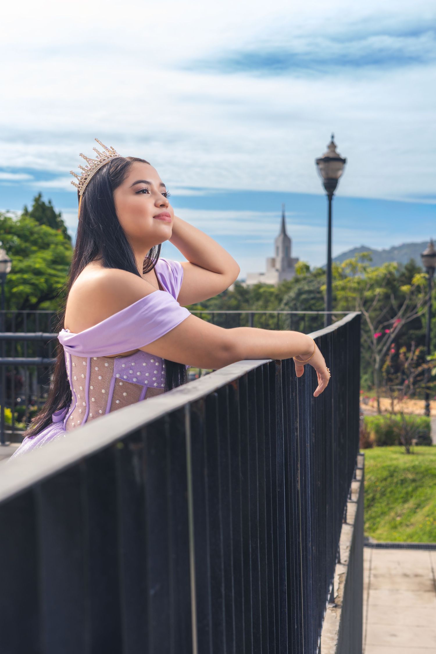 Cobertura de 15 años en El Salvador documentando cada momento especial con fotografía profesional y estilo elegante.