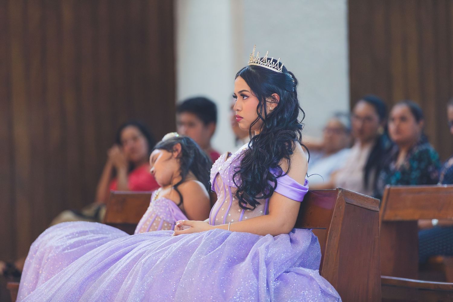 Cobertura de 15 años en El Salvador documentando cada momento especial con fotografía profesional y estilo elegante.