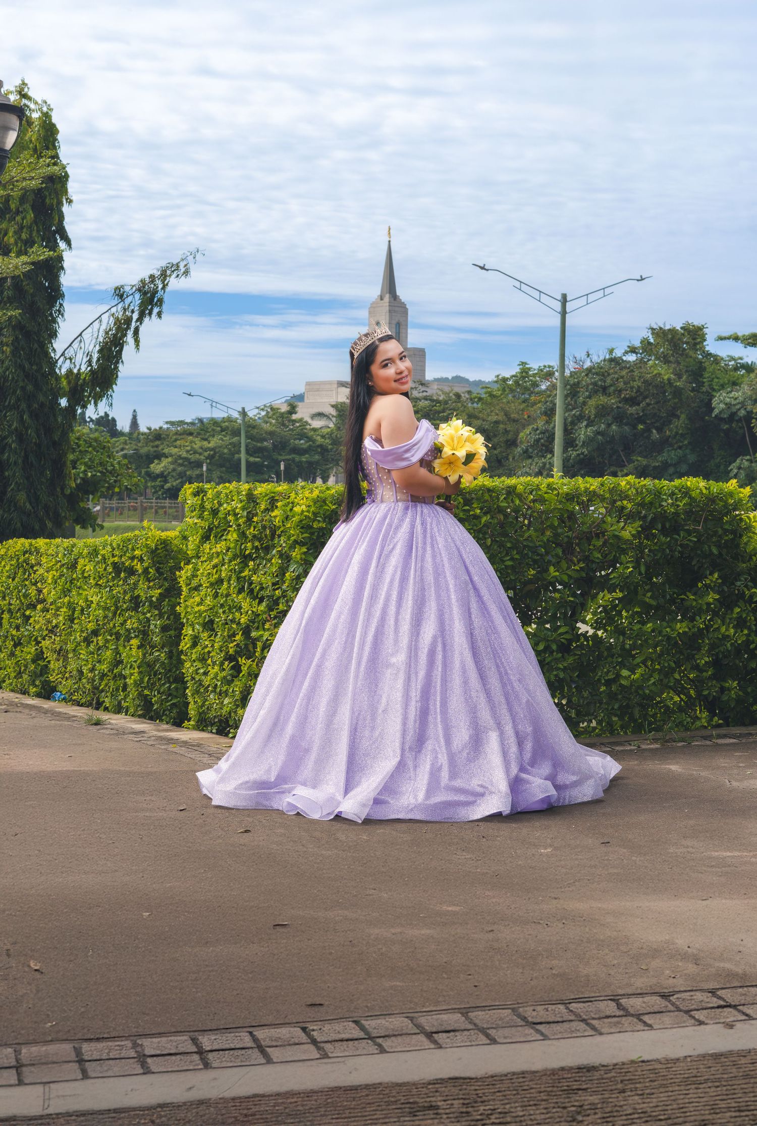 Cobertura de 15 años en El Salvador documentando cada momento especial con fotografía profesional y estilo elegante.
