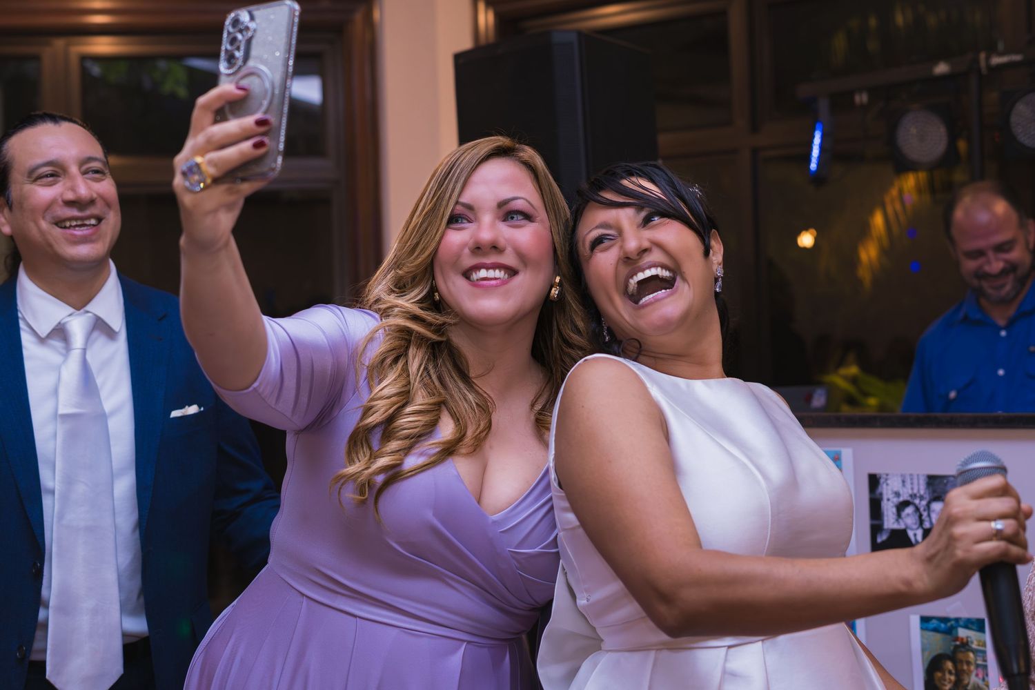 Fotografía de boda en El Salvador capturando momentos auténticos y emotivos con estilo elegante y documental.