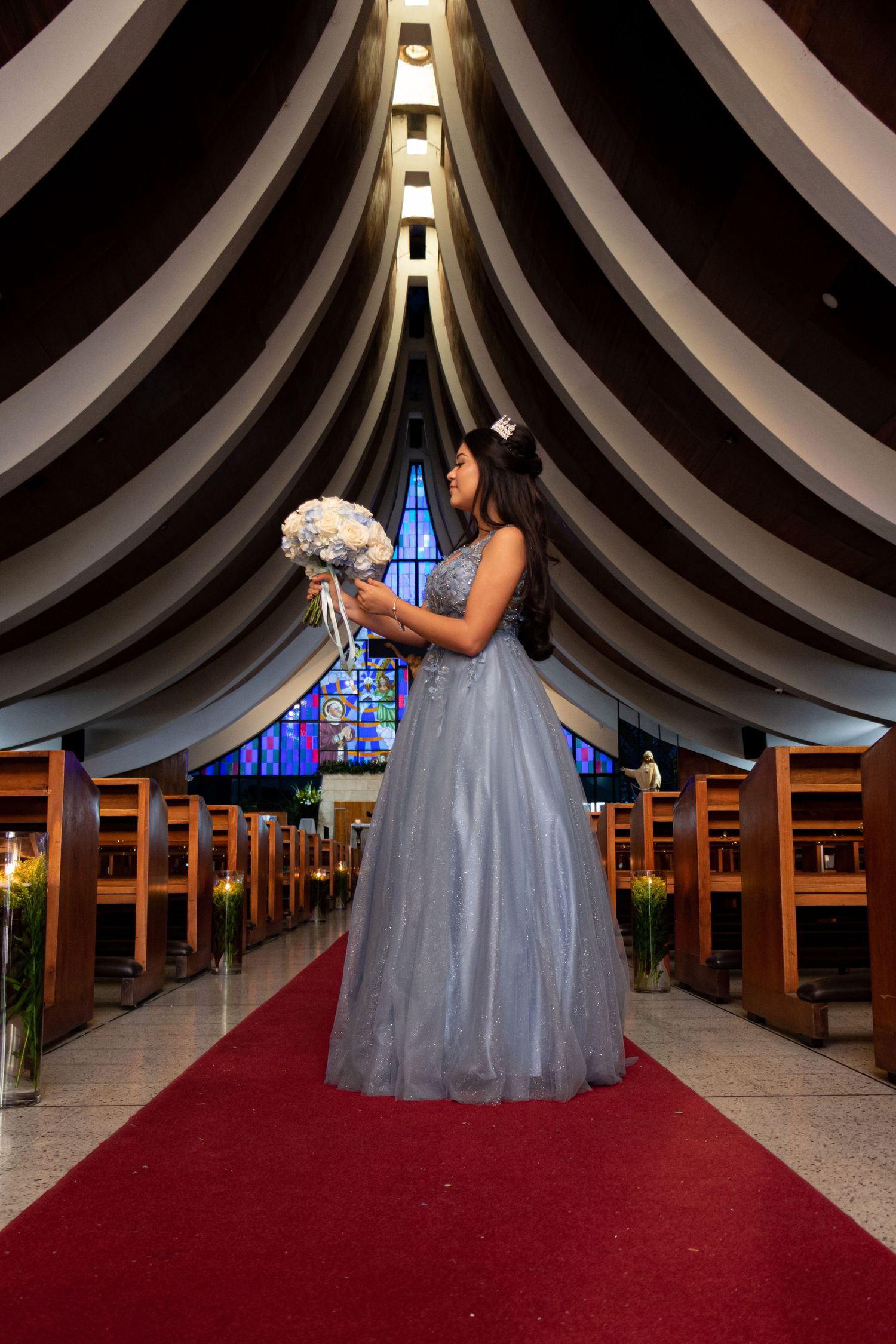 Cobertura de 15 años en El Salvador documentando cada momento especial con fotografía profesional y estilo elegante.