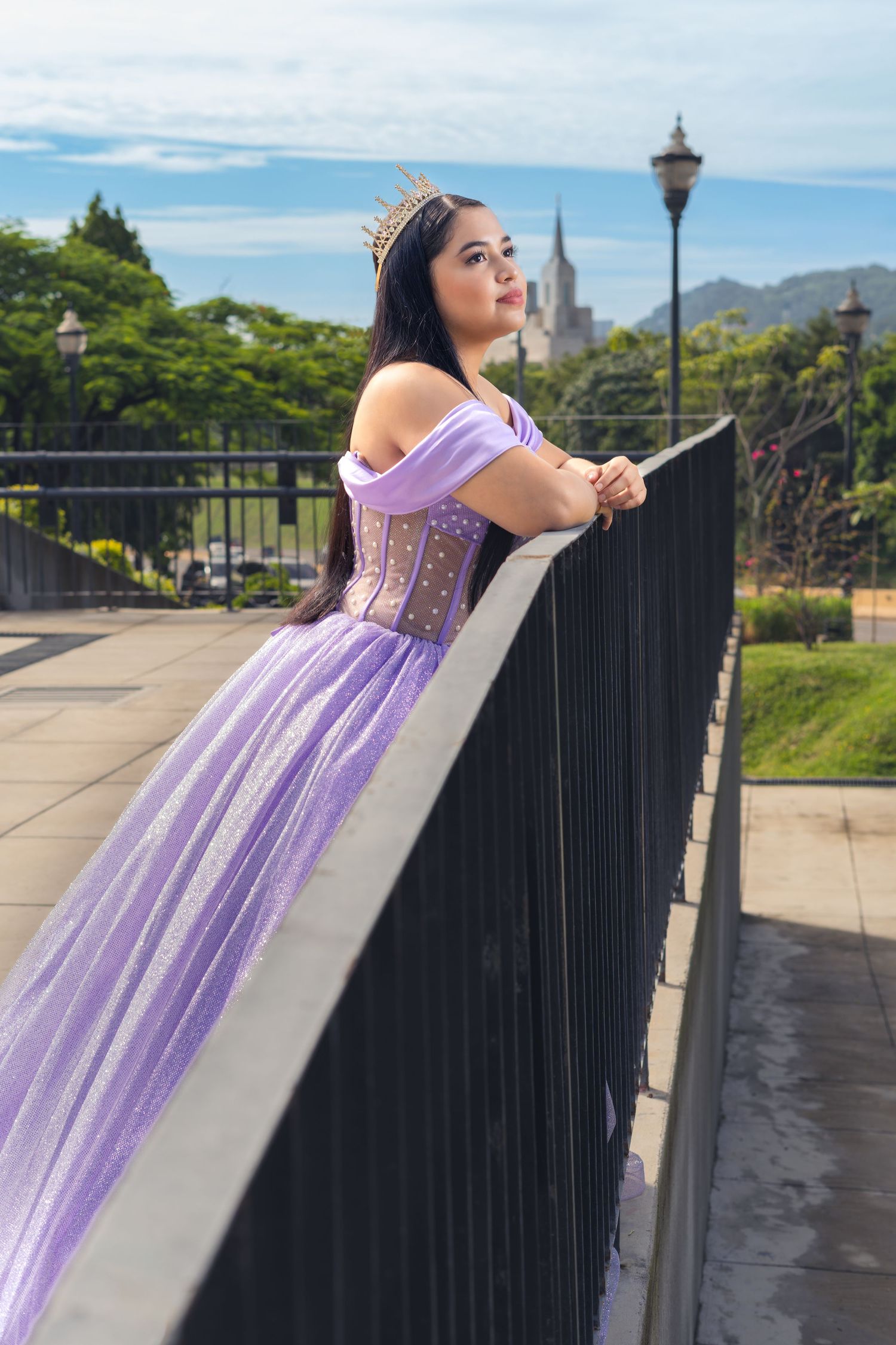 Cobertura de 15 años en El Salvador documentando cada momento especial con fotografía profesional y estilo elegante.