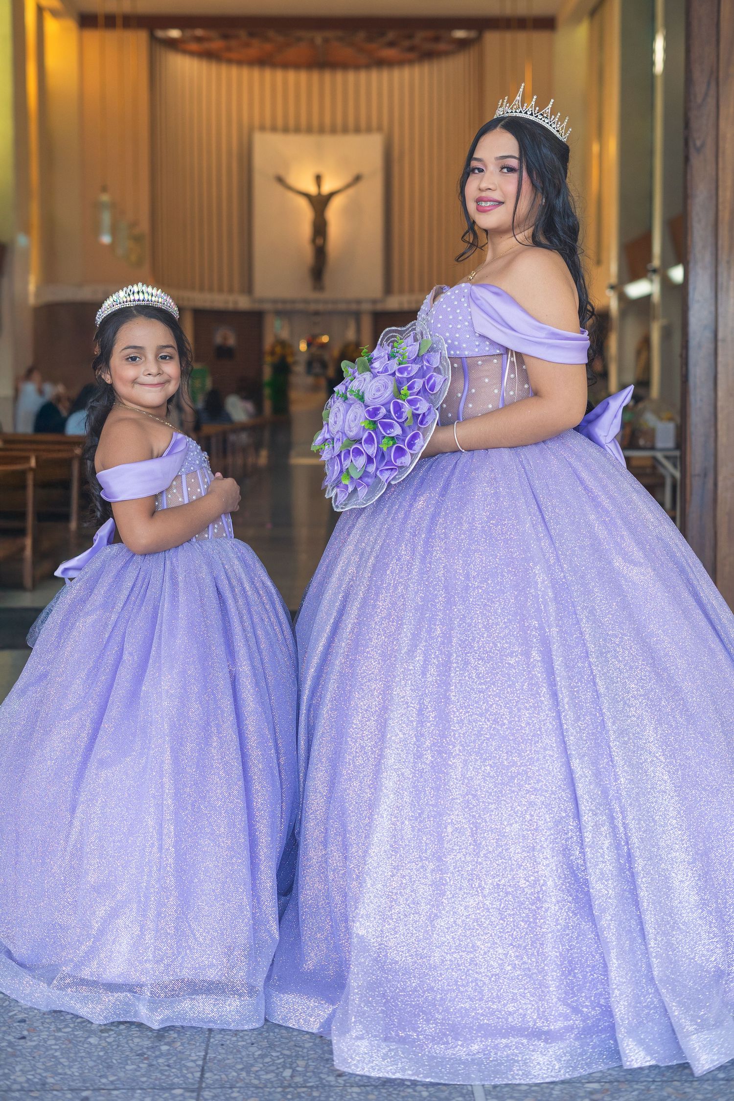 Cobertura de 15 años en El Salvador documentando cada momento especial con fotografía profesional y estilo elegante.