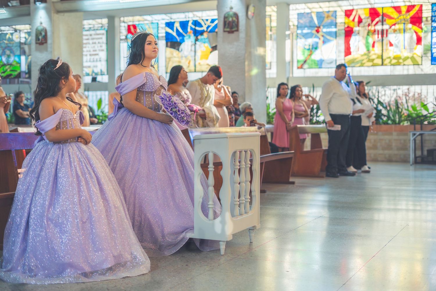 Cobertura de 15 años en El Salvador documentando cada momento especial con fotografía profesional y estilo elegante.