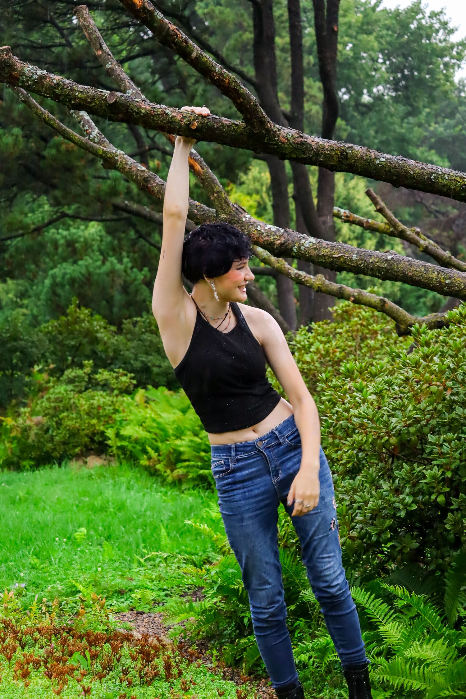 Senior portrait. Rainy, garden.
