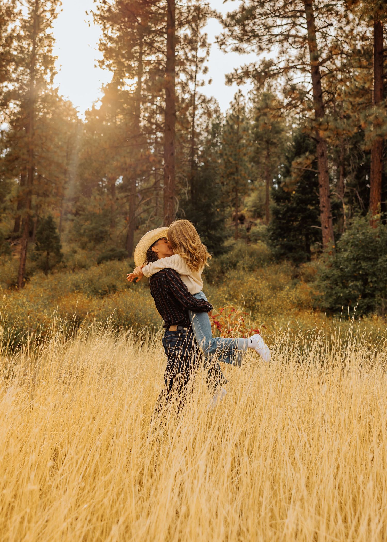 Romantic wedding photography on the Northern California coast by a professional wedding photographer