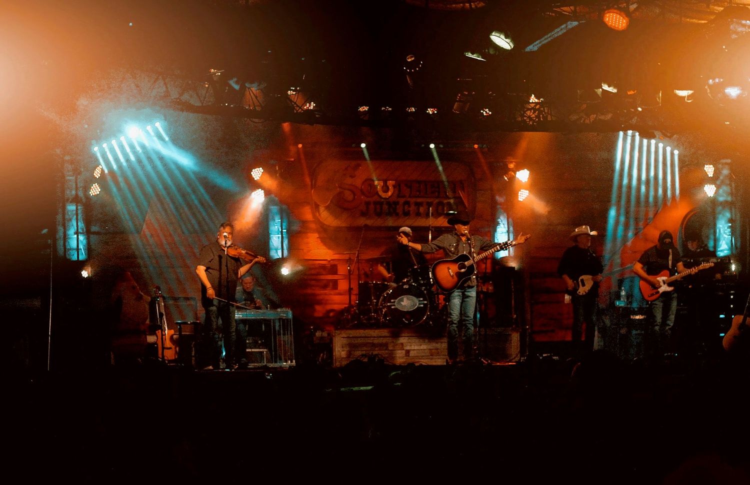 GG's Media Marketing
Tracy Byrd and The Byrd Dawgs playing LIVE at Southern Junction LIVE!