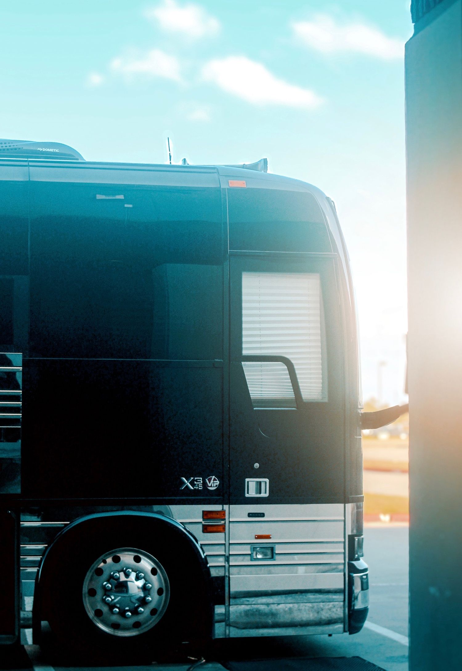 GG's Media Marketing
Tracy Byrd's tour bus parked outside of Venue.