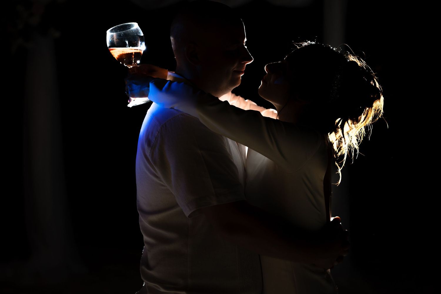 Natural wedding portrait by Paco Aguilar, destination wedding photographer in Mexico