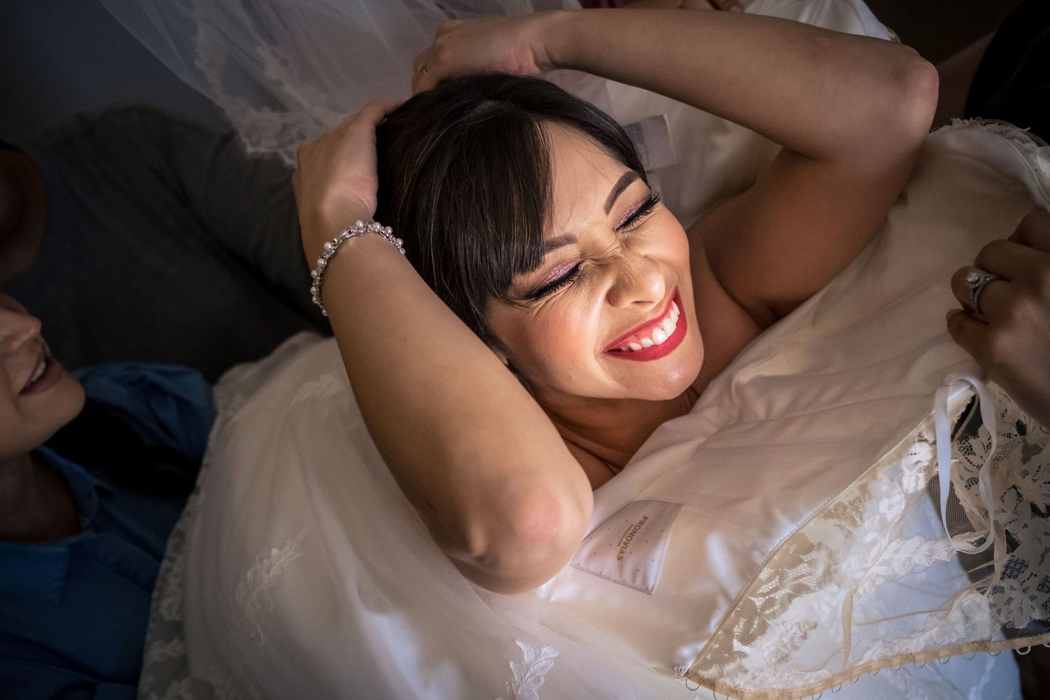 Candid wedding moment captured by Paco Aguilar during a destination wedding in Mexico