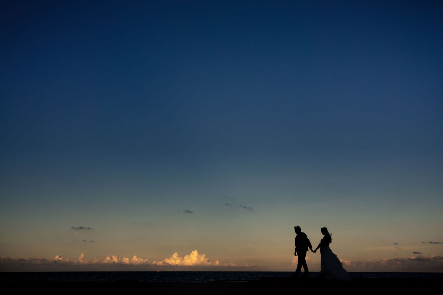 Natural wedding portrait by Paco Aguilar, destination wedding photographer in Mexico