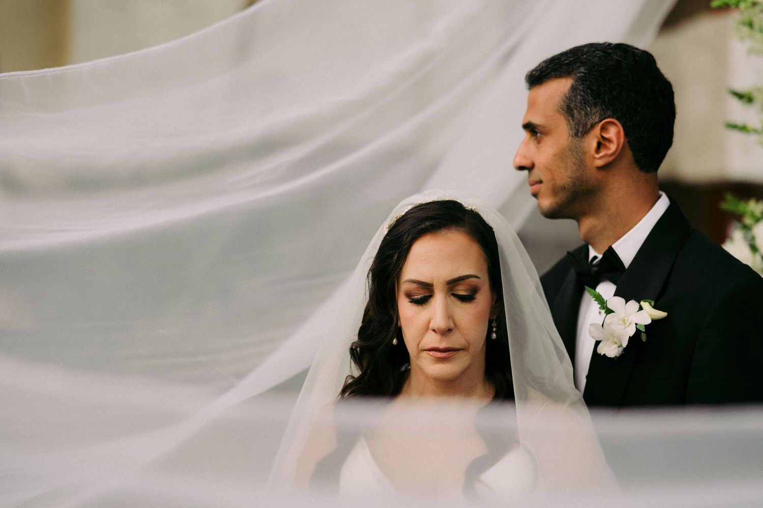 Candid wedding moment captured by Paco Aguilar during a destination wedding in Mexico