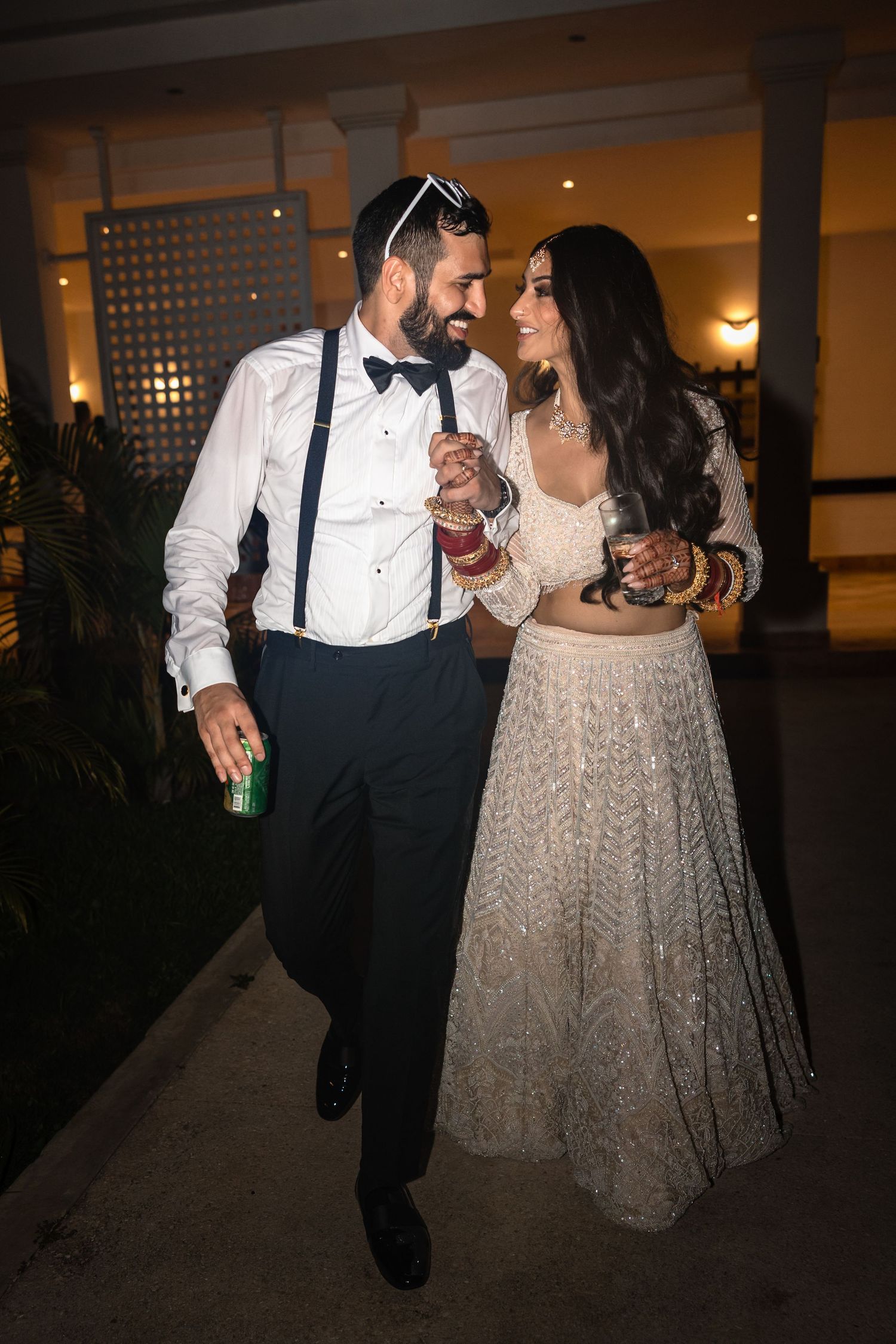 Natural wedding portrait by Paco Aguilar, destination wedding photographer in Mexico