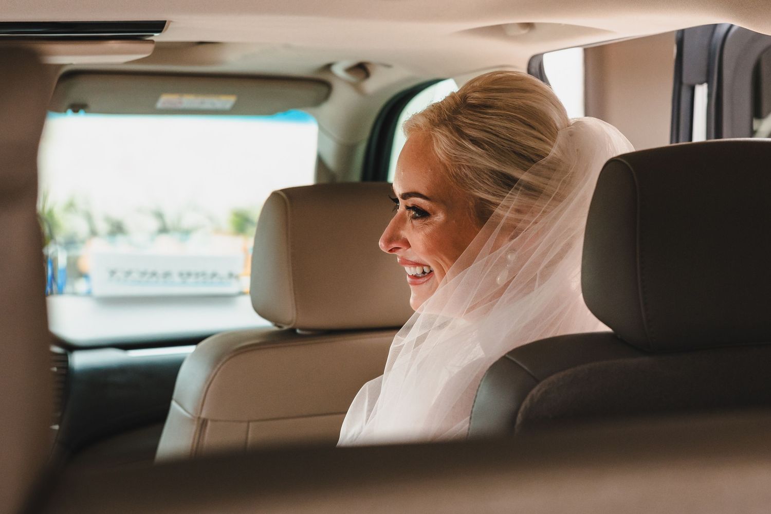 Natural wedding portrait by Paco Aguilar, destination wedding photographer in Mexico