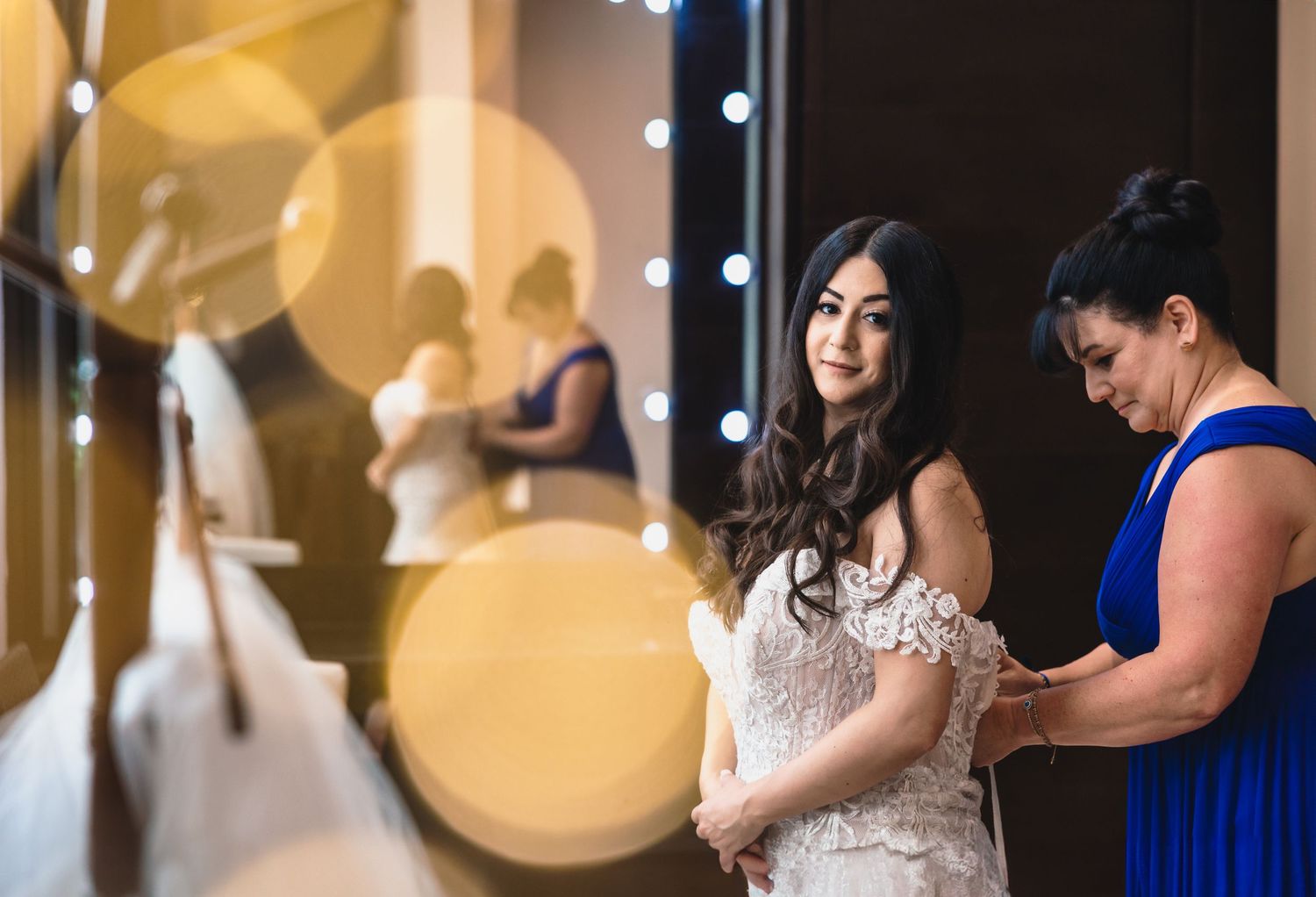 Natural wedding portrait by Paco Aguilar, destination wedding photographer in Mexico