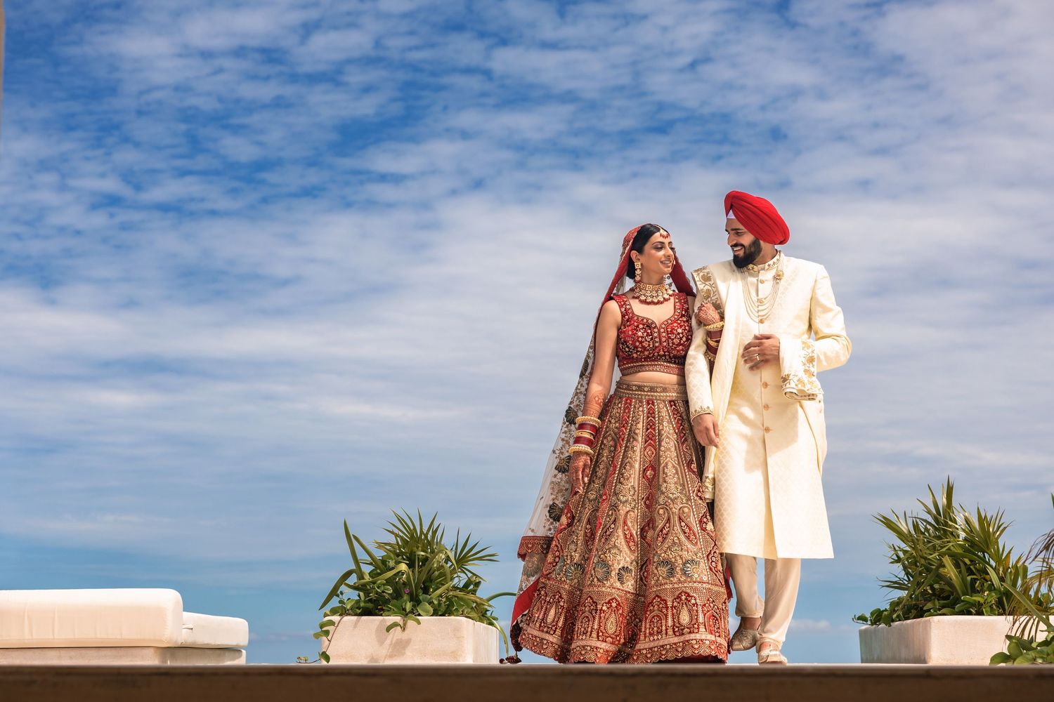 Natural wedding portrait by Paco Aguilar, destination wedding photographer in Mexico