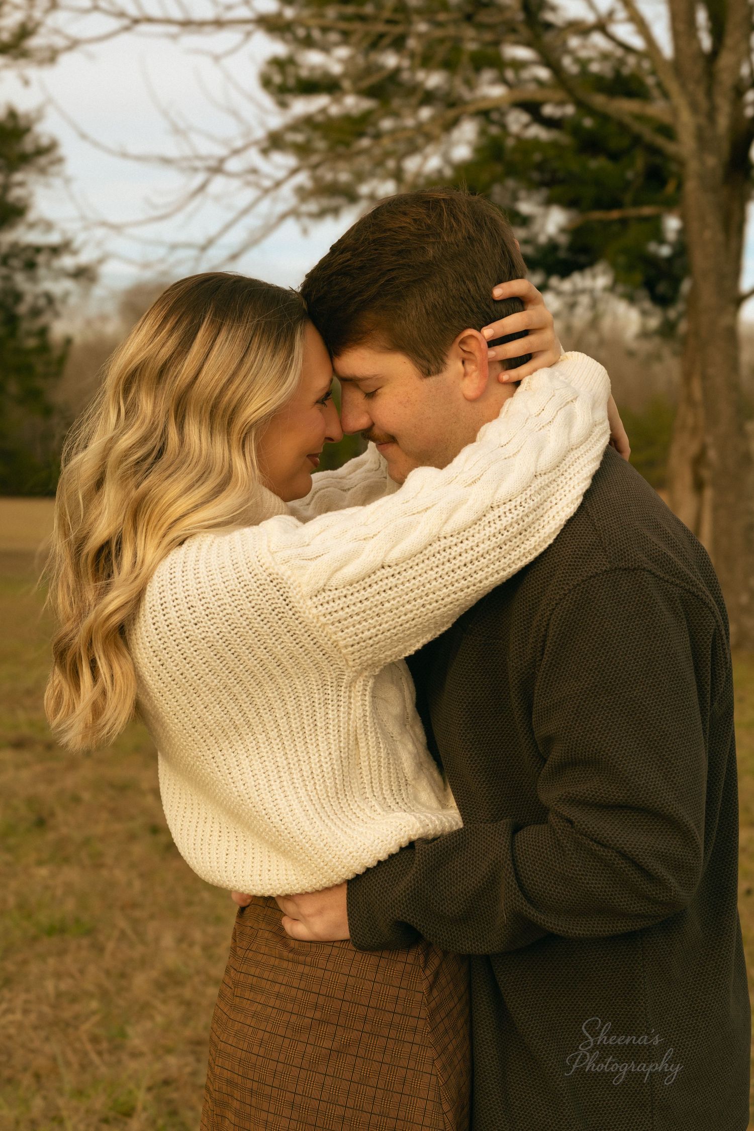 Couple's photos in the fall winter. Photography. Portrait photographer in Henderson, Tennessee. Engagement photos Henderson, Tennessee.