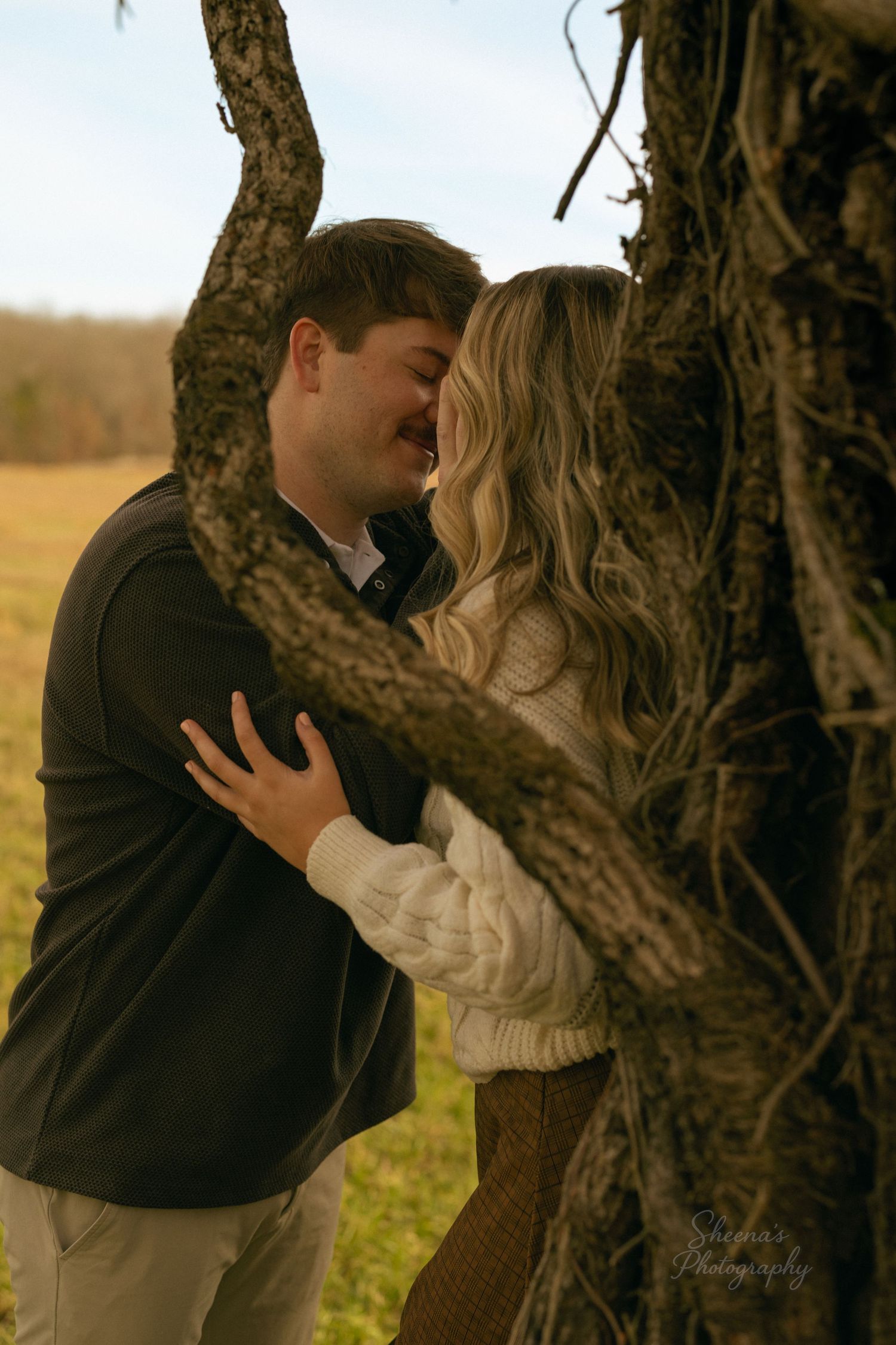 Couple's photos in the fall winter. Photography. Portrait photographer in Henderson, Tennessee. Engagement photos Henderson, Tennessee.