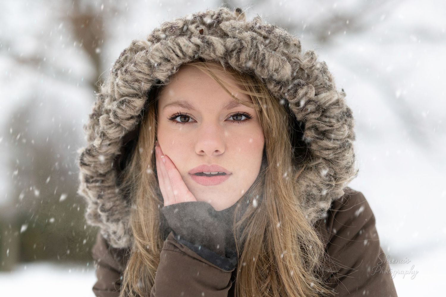 Senior photos in the winter. Photography. Portrait photographer in Henderson, Tennessee. Graduation family photos Henderson, Tennessee.