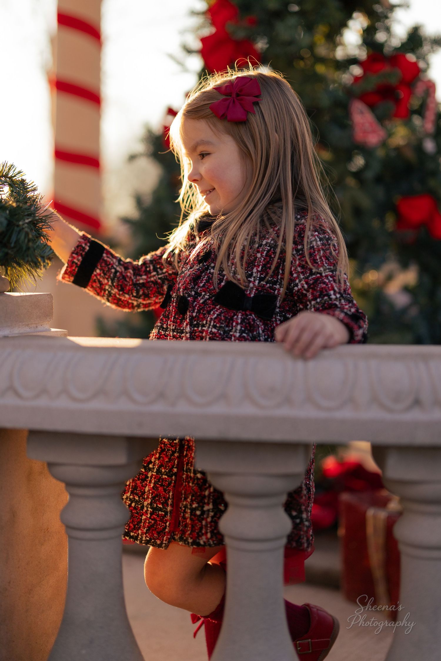 Family photos in the winter. Photography. Portrait photographer in Henderson, Tennessee. Christmas family photos Henderson, Tennessee.