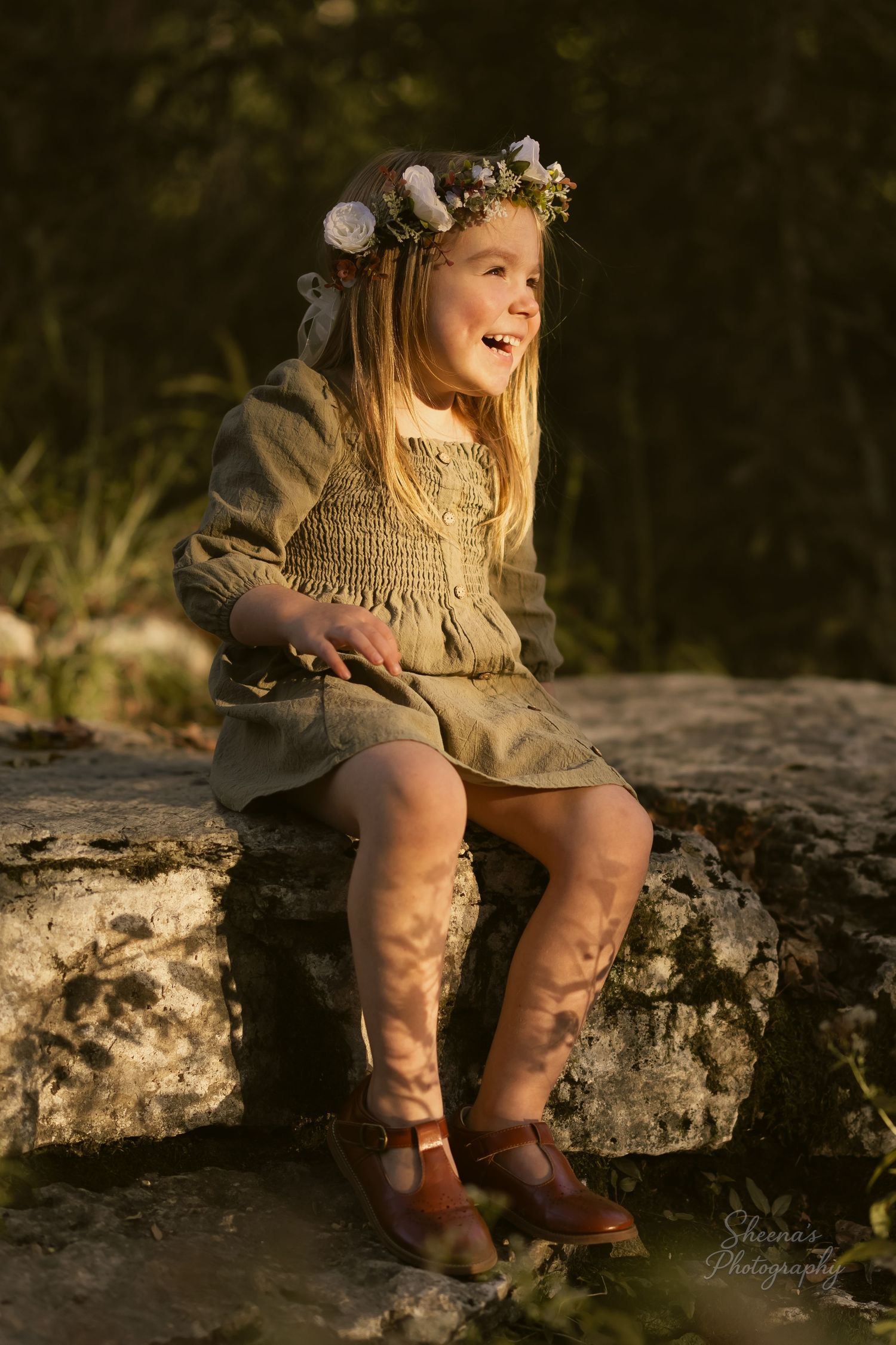 Family photos in the fall autumn. Photography. Portrait photographer in Henderson, Tennessee. Children's family photos Henderson, Tennessee.