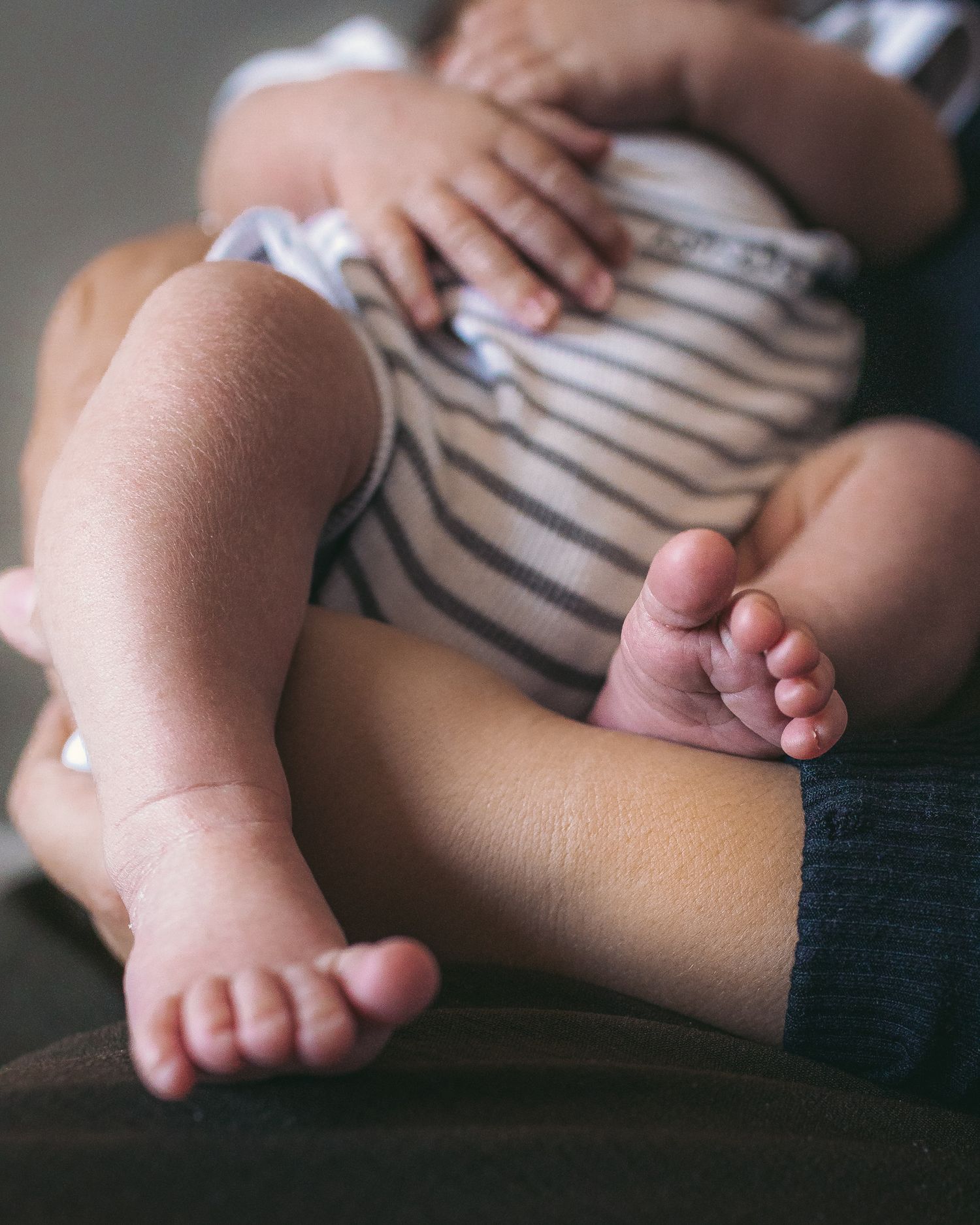 newborn Northampton photographer, Northamptonshire, maternity photographer, newborn home photoshoot, baby photoshoot indoor, baby photograph